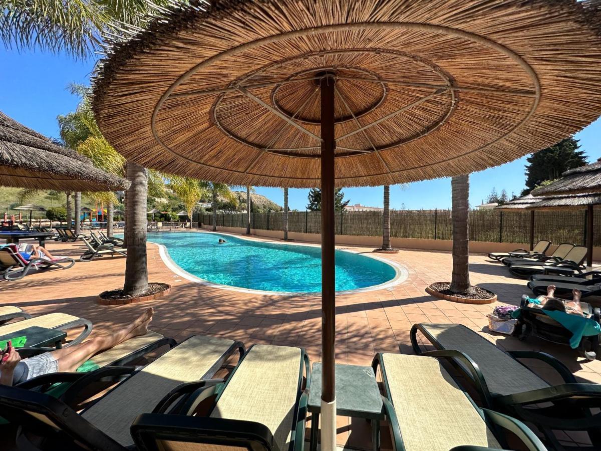 Baia Da Luz Luz Beach 1 Bedroom Apartment Bagian luar foto