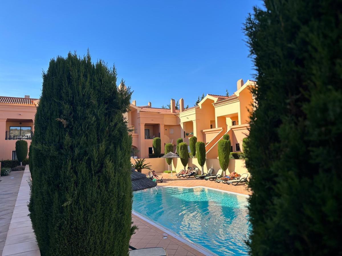 Baia Da Luz Luz Beach 1 Bedroom Apartment Bagian luar foto
